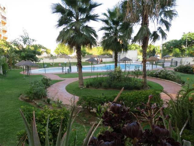 Piso en Venta en Avenida Parménides, 1 en El Cónsul - Ciudad Universitaria - El Romeral