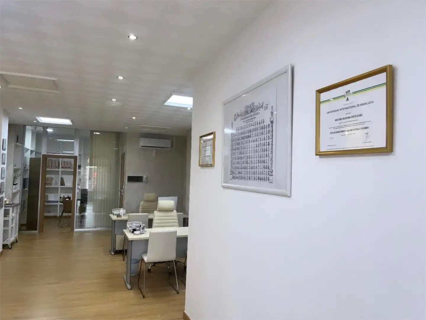 Local de alquiler en Avenida Condes de San Isidro, 5, Puerto Deportivo Local de alquiler en Fuengirola con Aire acondicionado, Calefacción y Parquet