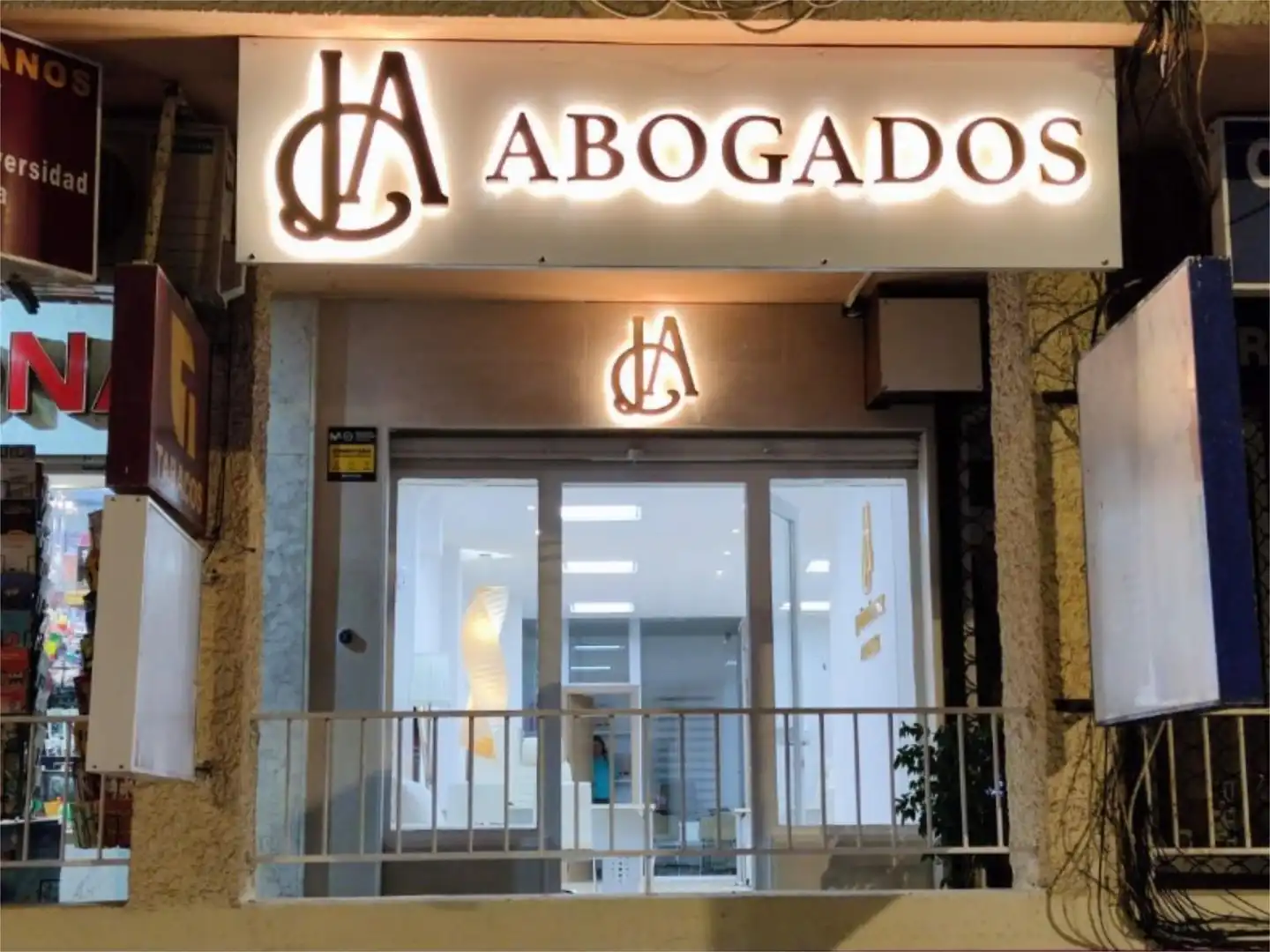 Local de alquiler en Avenida Condes de San Isidro, 5, Puerto Deportivo Local de alquiler en Fuengirola con Aire acondicionado, Calefacción y Parquet