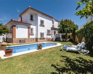 Jardí de Casa o xalet en venda en Benalmádena amb Aire condicionat, Terrassa i Piscina