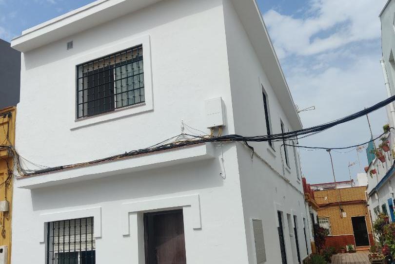 Piso en venta en Calle Oviedo, 8, Centro- San Felipe - Huerta Fava, Cádiz - imagen 1 Foto 1 de Piso en venta en Calle Oviedo, 8, Centro- San Felipe - Huerta Fava, Cádiz