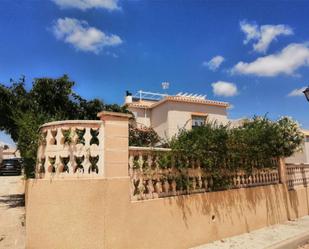 Vista exterior de Casa o xalet en venda en Castalla amb Aire condicionat, Terrassa i Piscina