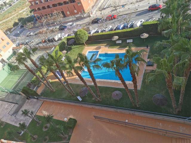 Piso en Alquiler en Avenida Deportista Isabel Fernández, 20 en Paus - Poligono San Blas