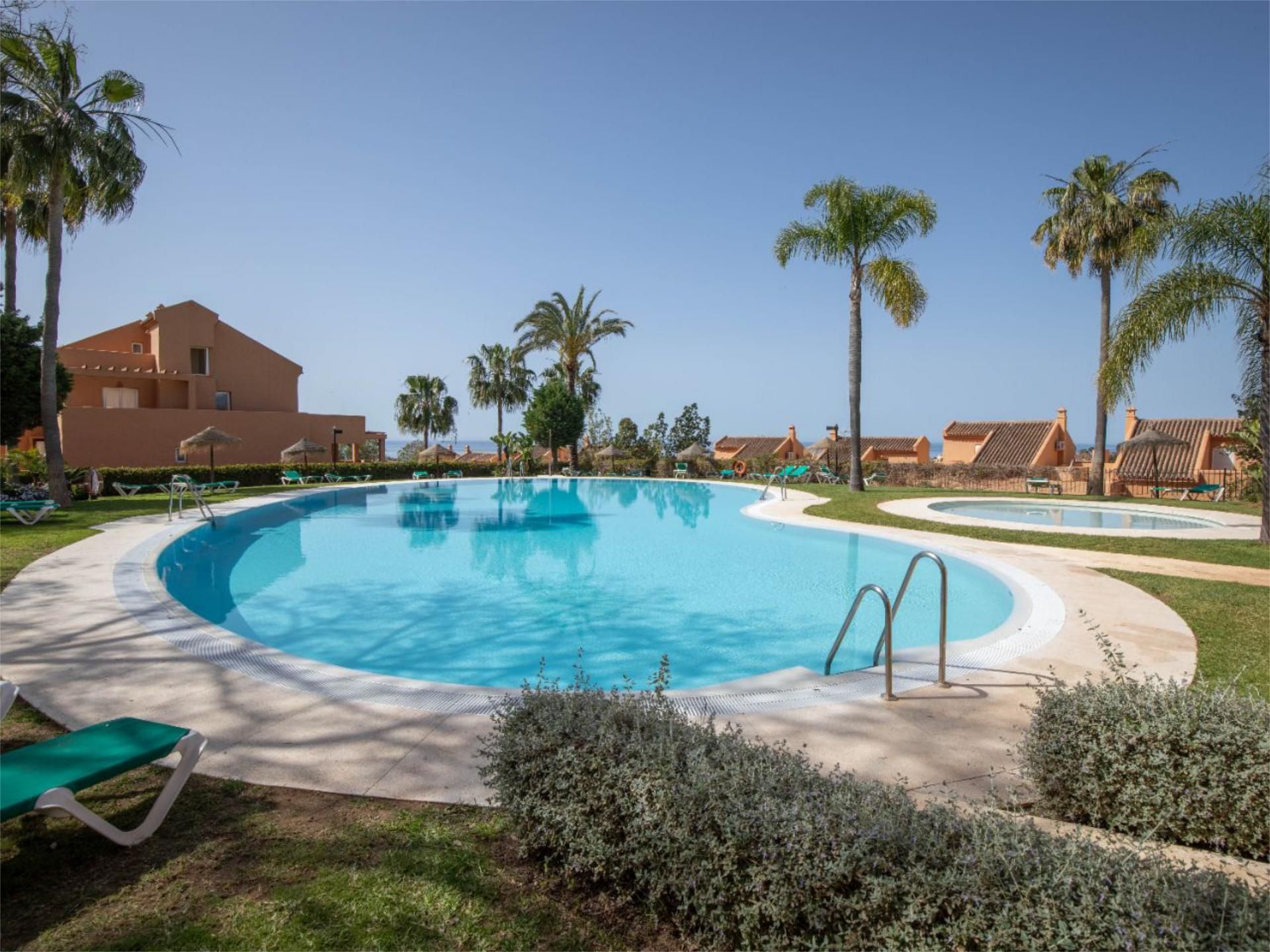 Swimming pool of Flat for sale in Marbella  with Air Conditioner, Terrace and Swimming Pool