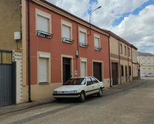 Vista exterior de Casa adosada en venda en Bustillo del Páramo