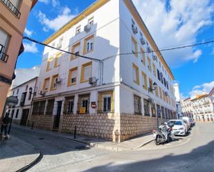 Vista exterior de Pis en venda en Cabra amb Aire condicionat