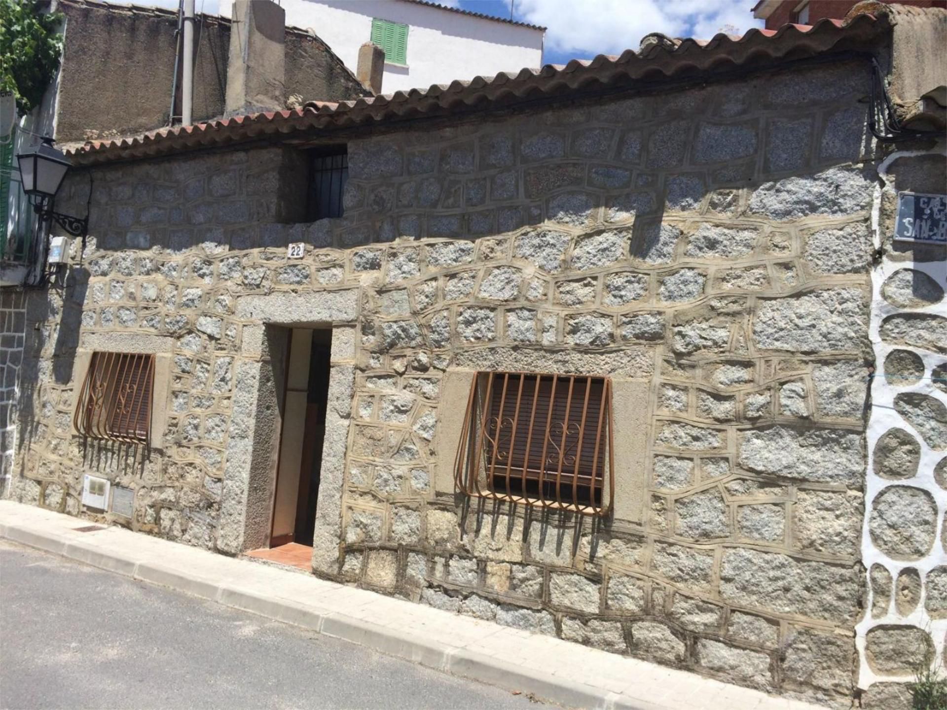 Exterior view of Flat for sale in El Hoyo de Pinares 