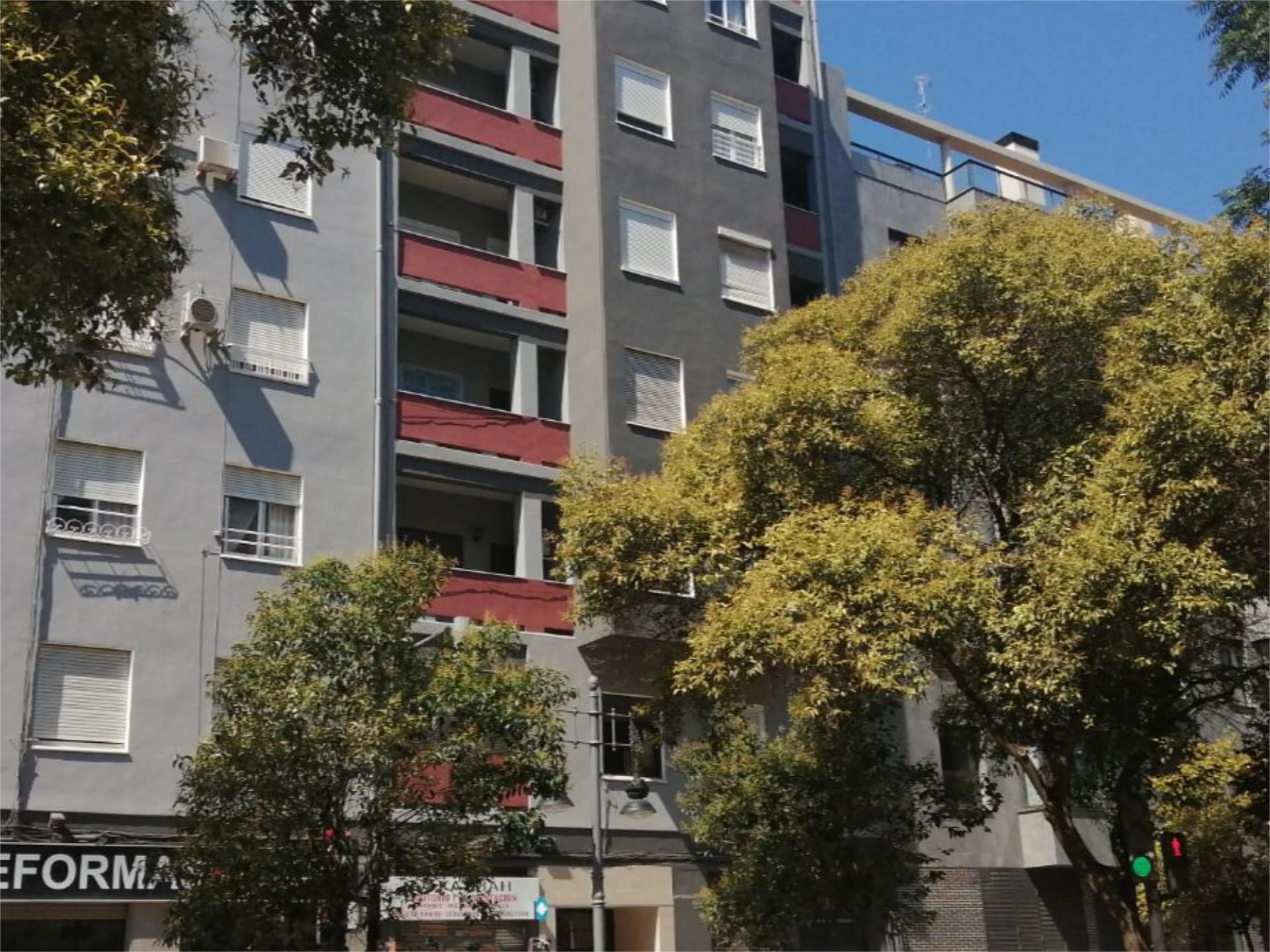 Vista exterior de Piso de alquiler en  Valencia Capital con Aire acondicionado, Amueblado y Balcón