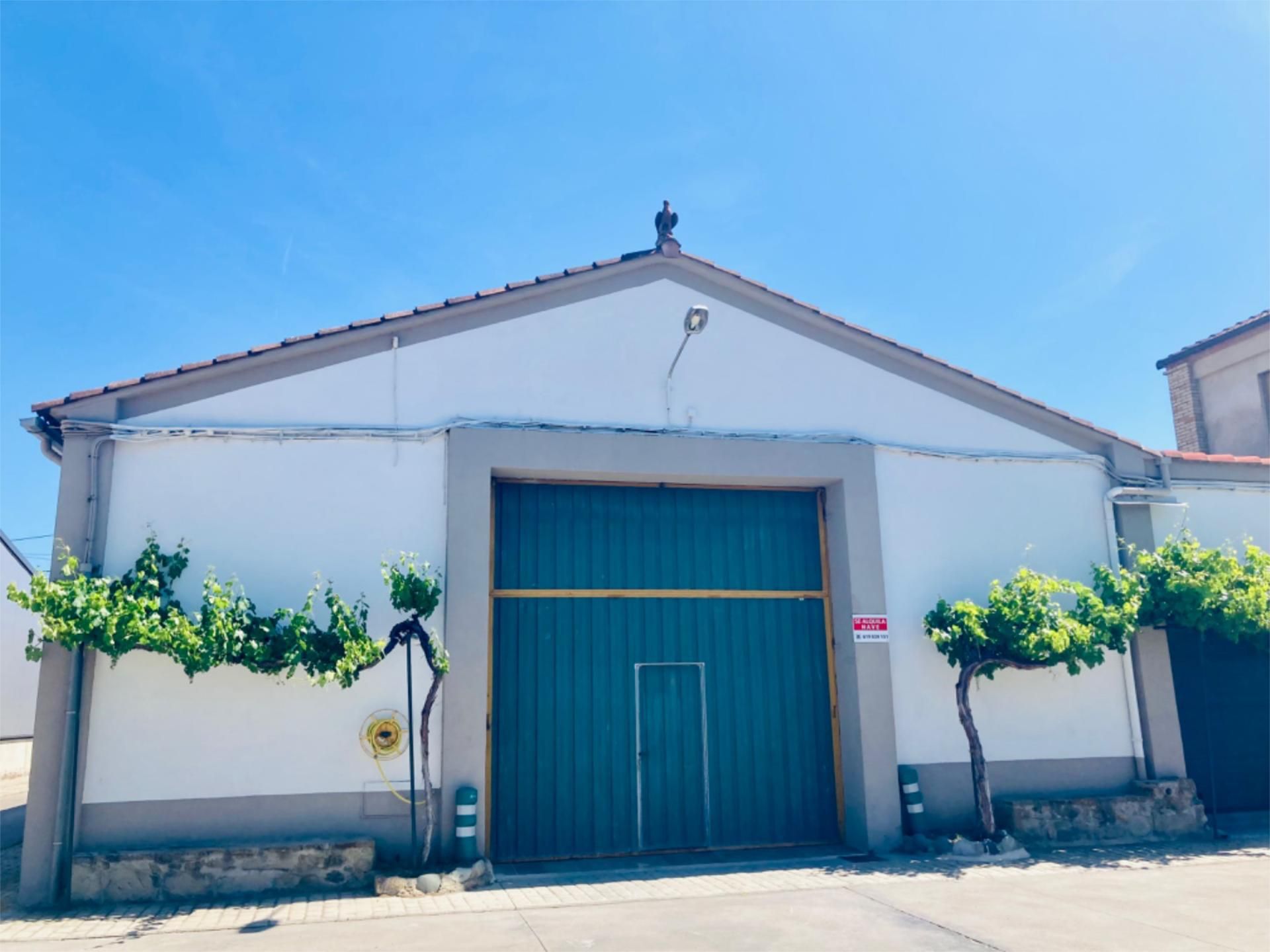 Exterior view of Industrial buildings to rent in Graus