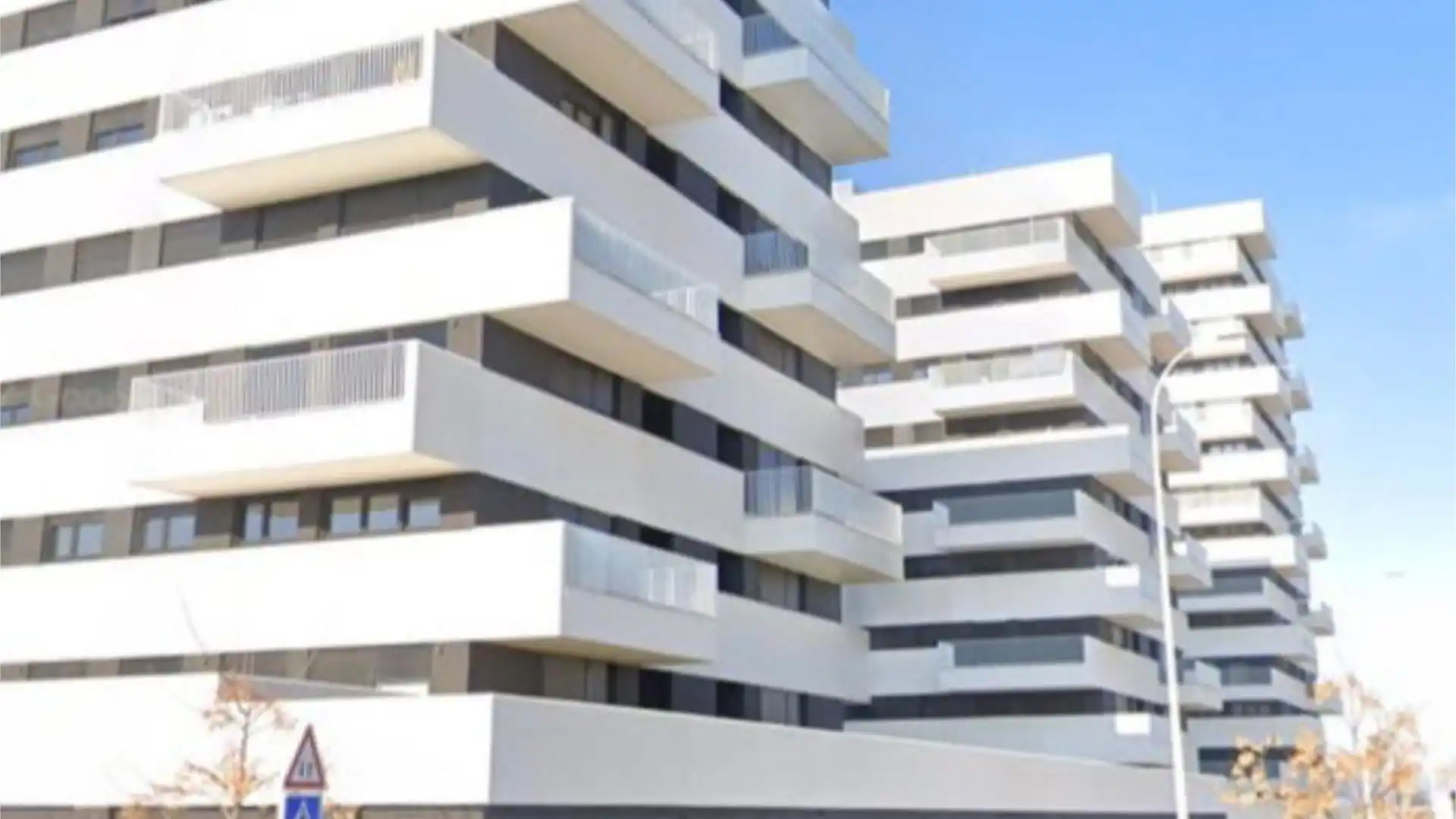 Vista exterior de Local de alquiler en  Granada Capital