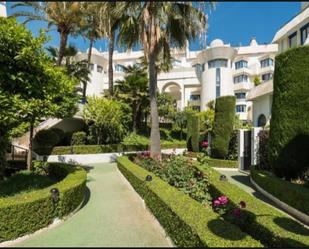 Jardí de Pis de lloguer en Marbella amb Aire condicionat, Terrassa i Piscina