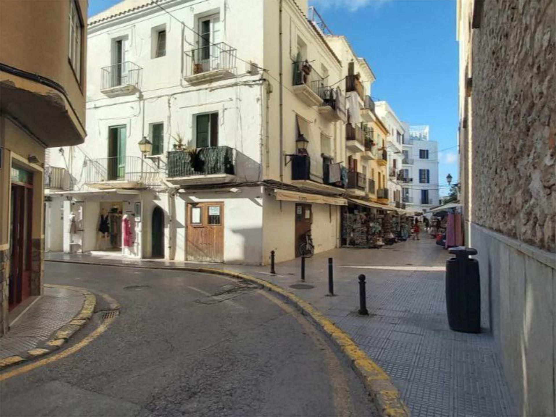 Vista exterior de Local en venda en Eivissa
