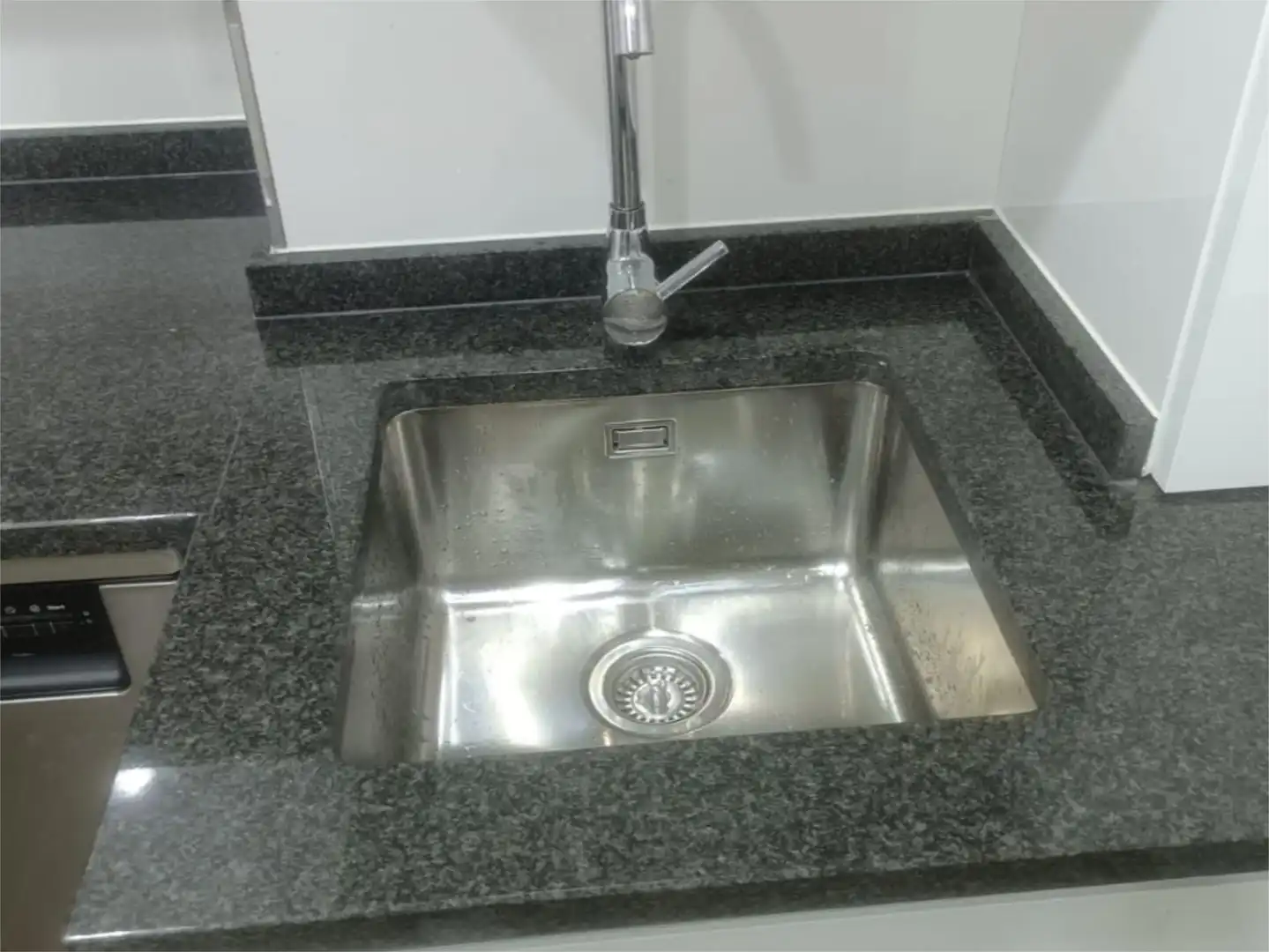 Habitación en Avenida del Doctor Fleming, 6, Descubridores - Escritores