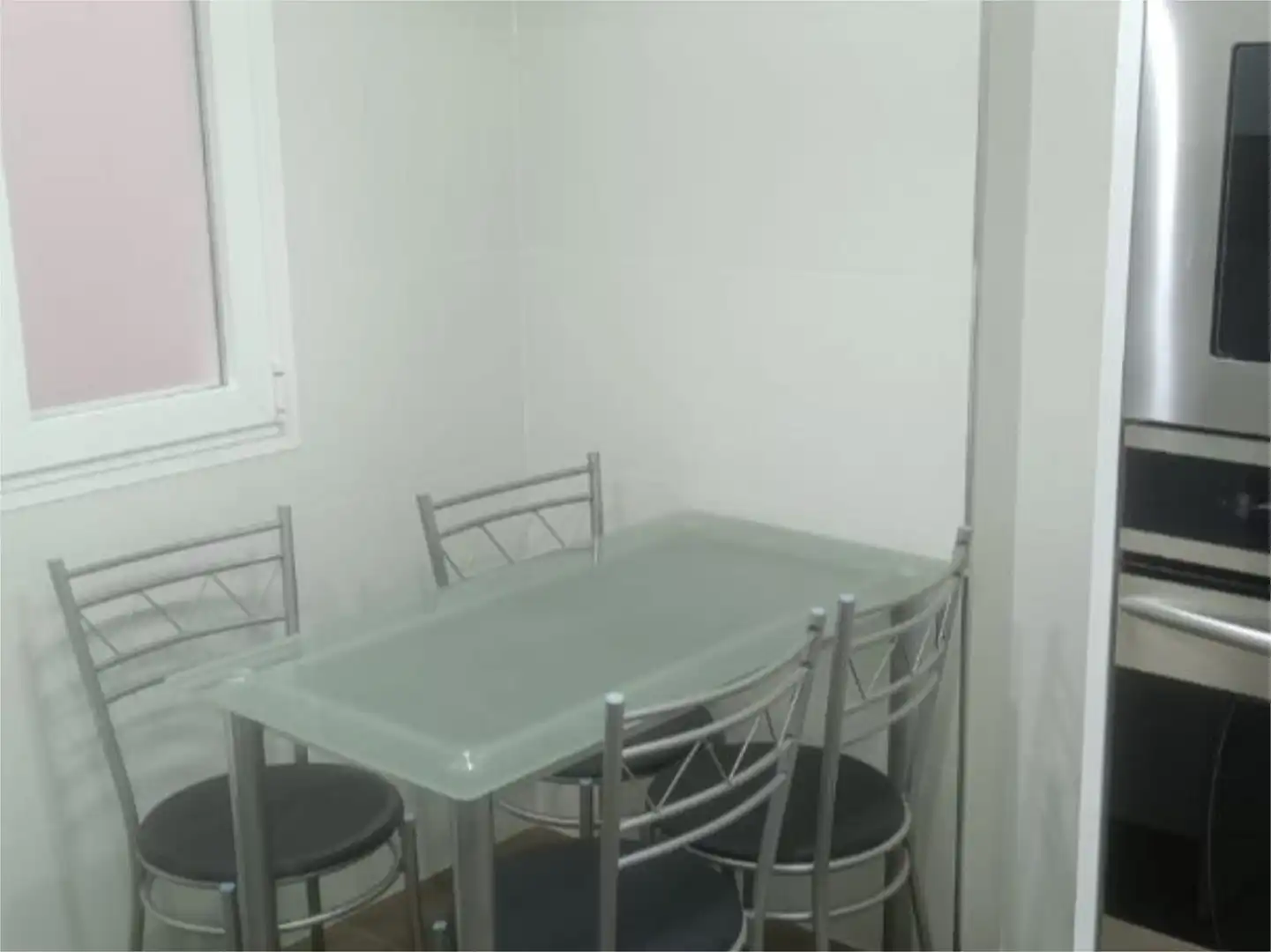 Habitación en Avenida del Doctor Fleming, 6, Descubridores - Escritores