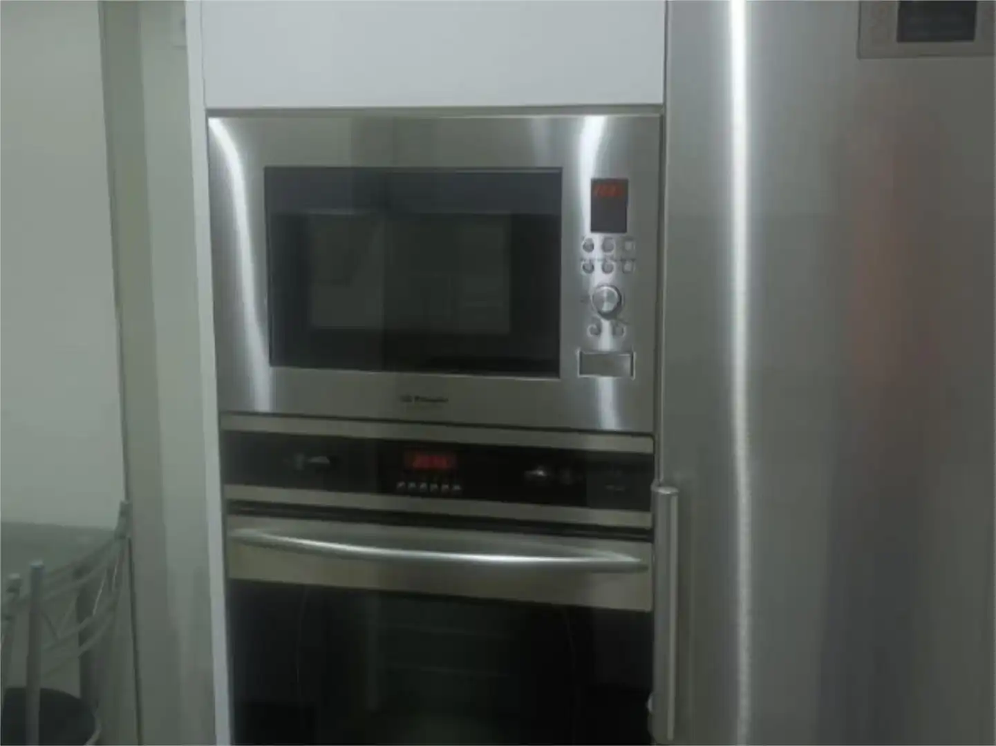 Habitación en Avenida del Doctor Fleming, 6, Descubridores - Escritores