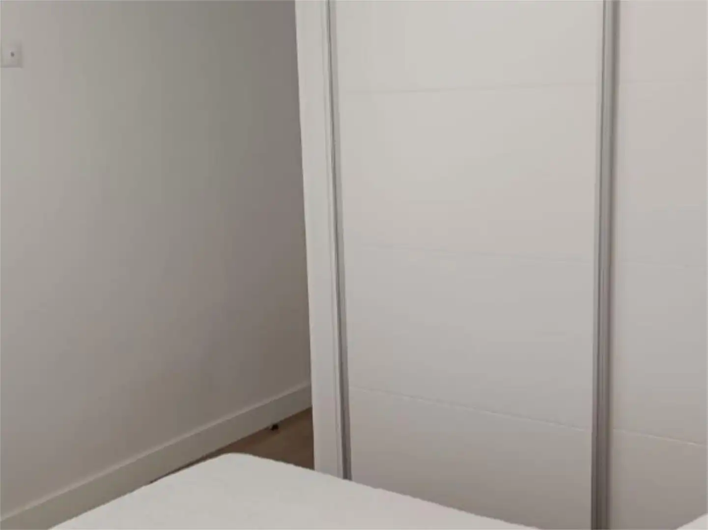 Habitación en Avenida del Doctor Fleming, 6, Descubridores - Escritores