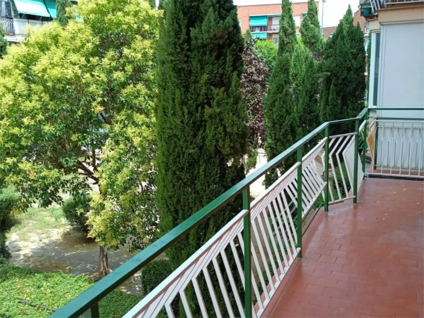 Habitación en Avenida del Doctor Fleming, 6, Descubridores - Escritores