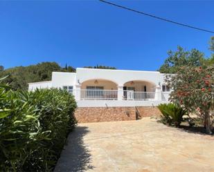 Vista exterior de Casa o xalet de lloguer en Santa Eulària des Riu amb Aire condicionat i Terrassa