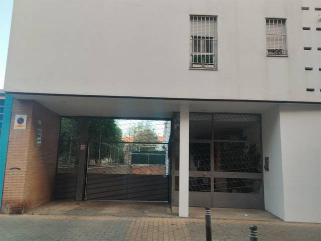 Garaje en Venta en Calle Lyon, 7 en El Cano - Los Bermejales