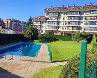 Piscina de Pis de lloguer en Gijón  amb Piscina