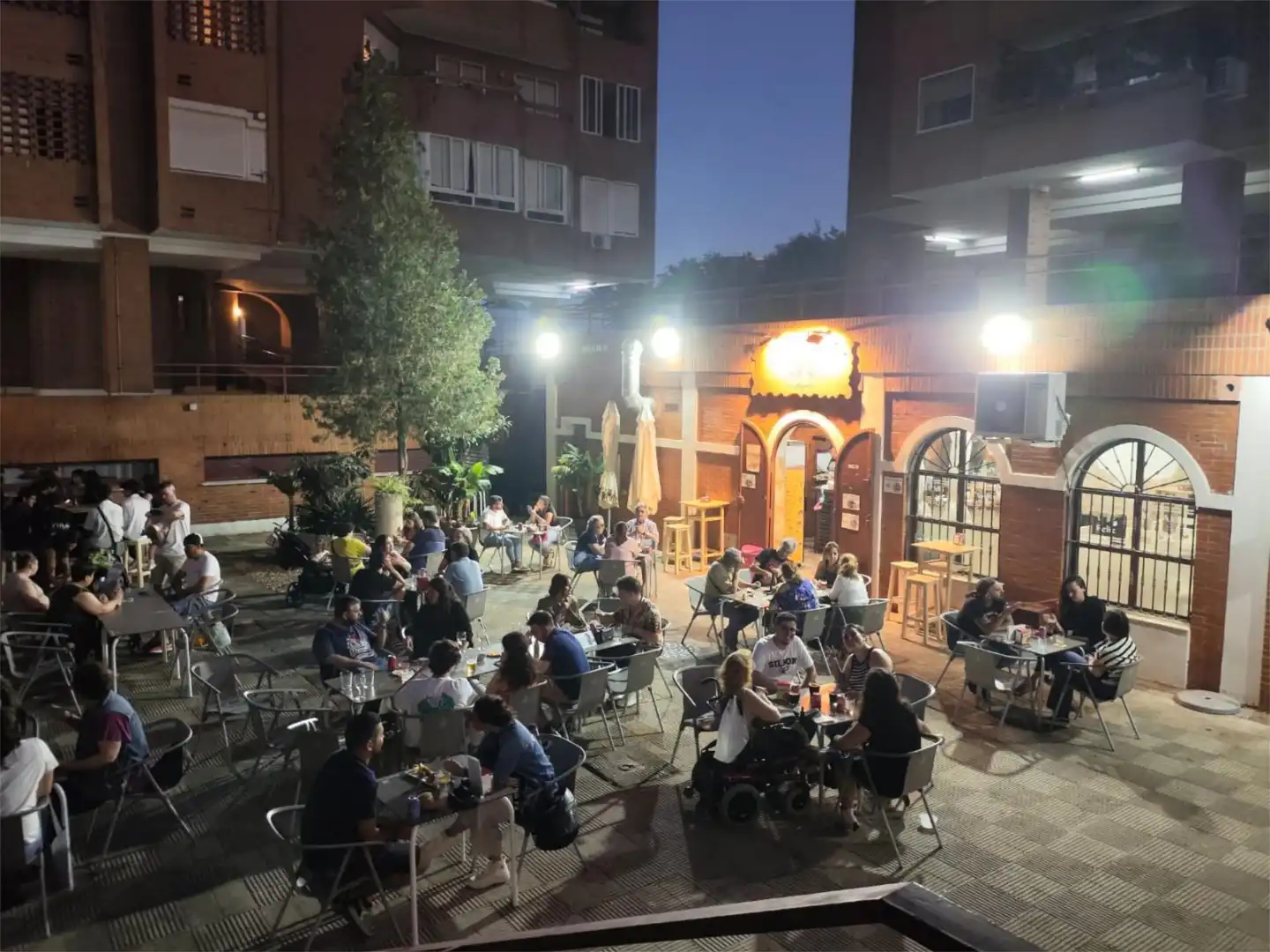 Local en venta en Urbanización las Torres, Las Torres - Guadalupe Terraza de Local en venta en Huelva con Aire acondicionado, Calefacción y Amueblado