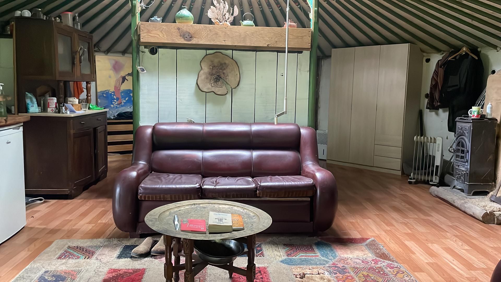 Sala d'estar de Finca rústica en venda en Moaña amb Calefacció, Piscina i Forn