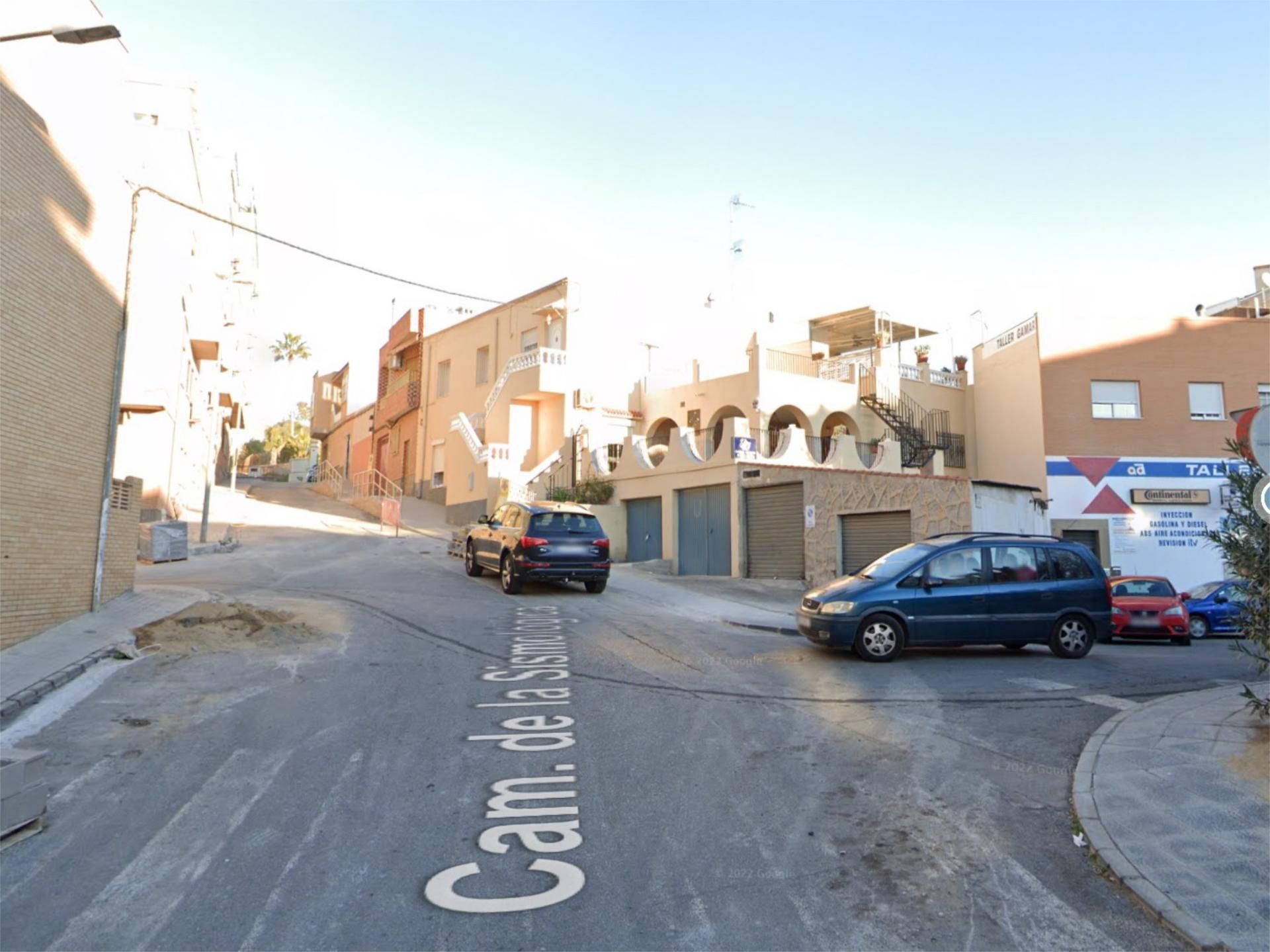 Vista exterior de Garatge de lloguer en  Almería Capital