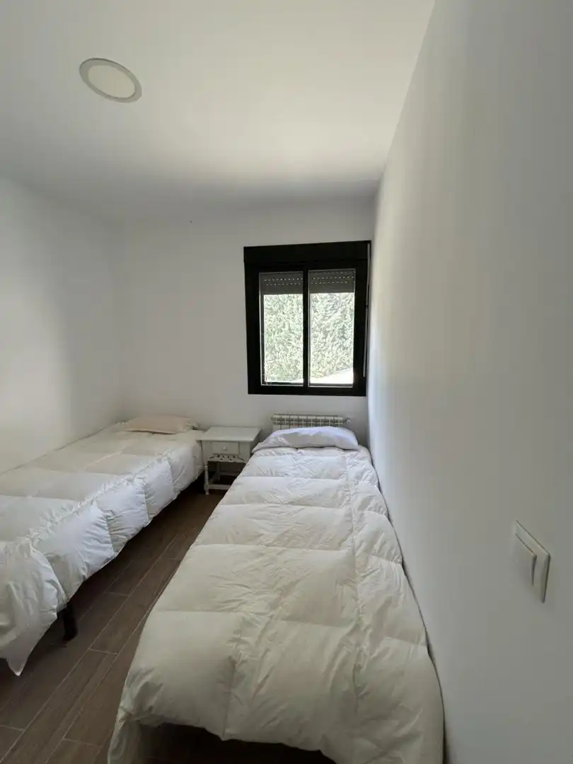 Casa o xalet en venda a Calle La Colmada, 16, Los Ángeles de San Rafael Dormitori de Casa o xalet en venda en El Espinar amb Terrassa, Traster i Moblat