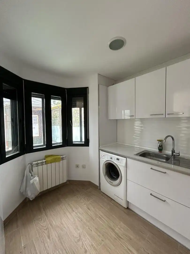 Casa o xalet en venda a Calle La Colmada, 16, Los Ángeles de San Rafael Cuina de Casa o xalet en venda en El Espinar amb Terrassa, Traster i Moblat