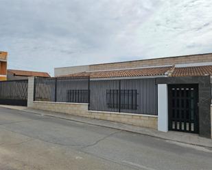 Exterior view of Industrial buildings to rent in La Puebla de Montalbán