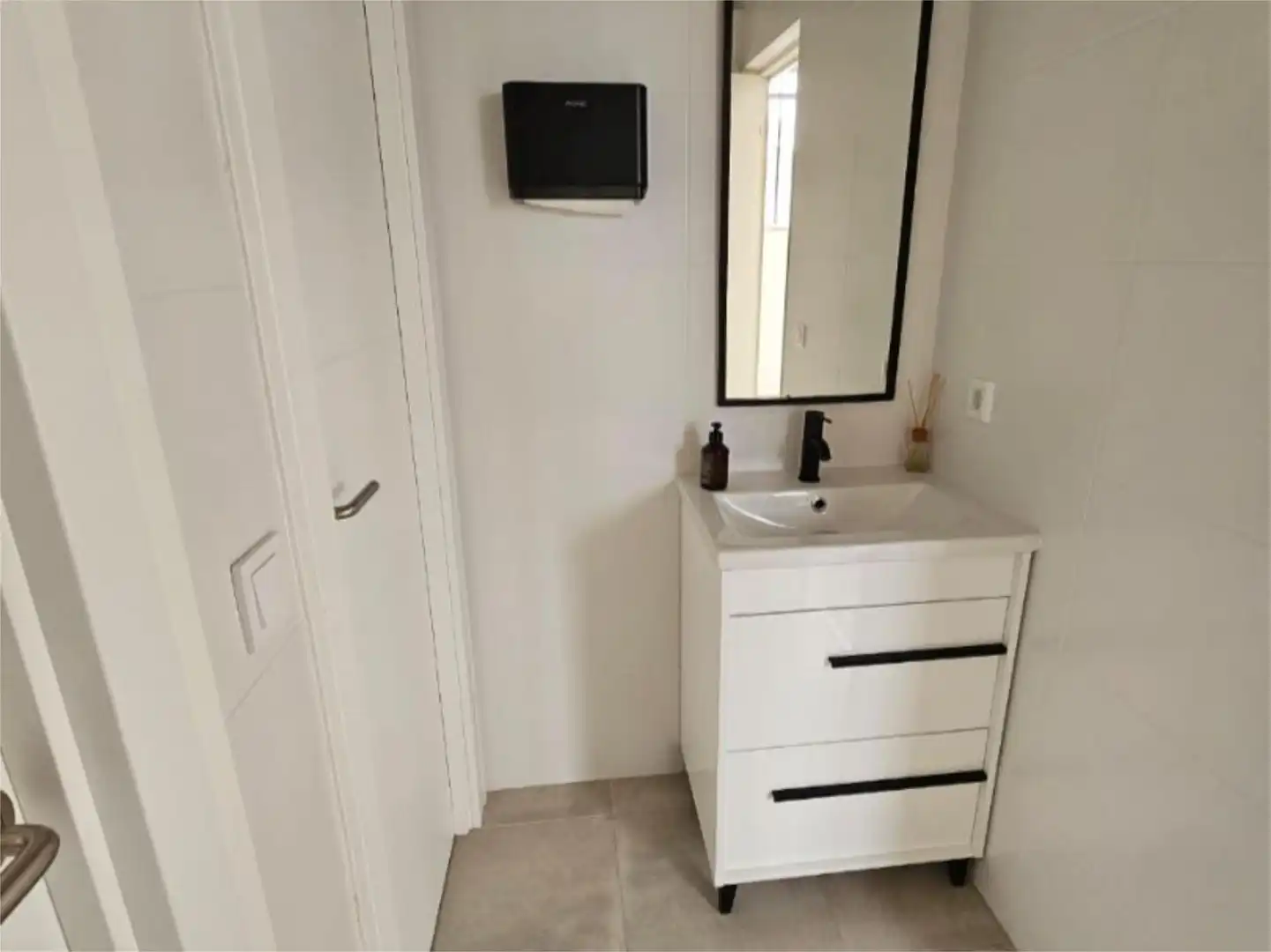 Bathroom of Industrial buildings for rent in La Puebla de Montalbán