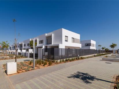 Vista exterior de Casa o xalet en venda en  Sevilla Capital amb Terrassa