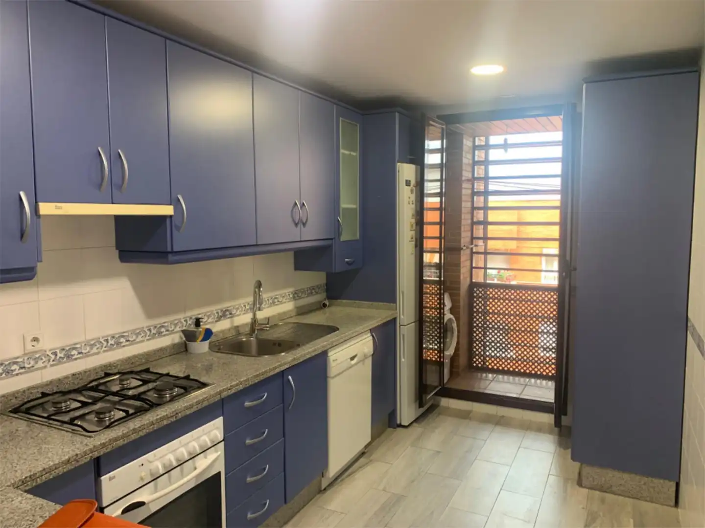 Flat for rent in Avenida Al-Nasir, 5, Santa Rosa - Valdeolleros Kitchen of Flat for rent in Córdoba with Air Conditioner, Heating and Terrace