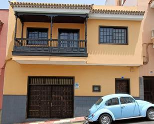 Vista exterior de Casa o xalet en venda en Los Realejos amb Terrassa i Balcó