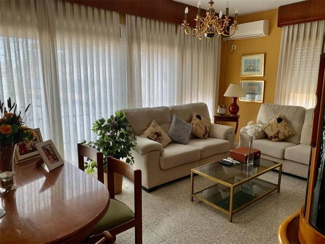 Piso en Venta en Calle Puerta de Carmona, 41 en San Bartolomé