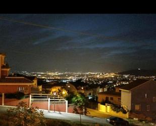 Vista exterior de Casa adosada en venda en Monachil amb Aire condicionat i Terrassa