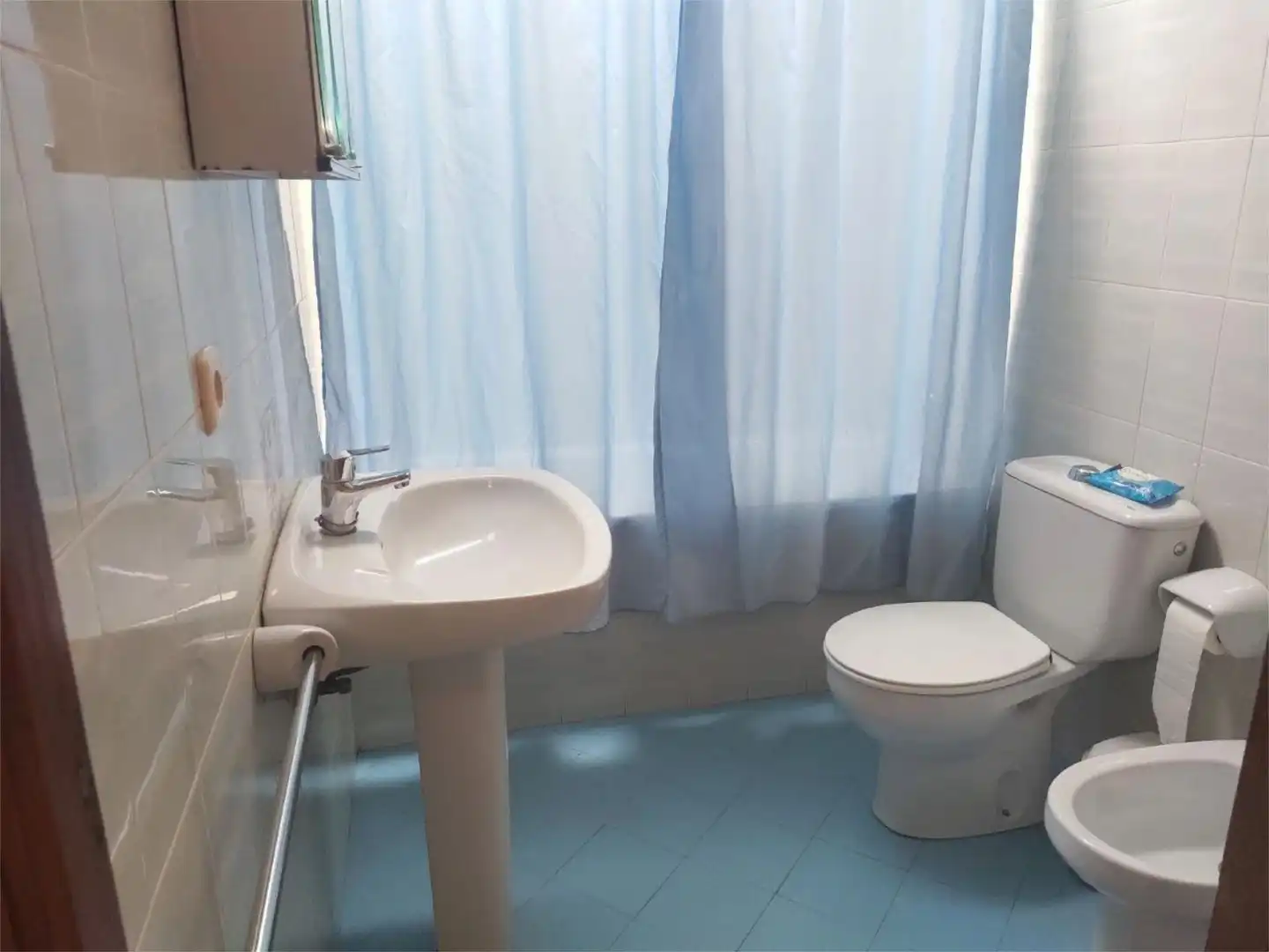 Detached homes for sale in Calle Juan de Palma, Morón de la Frontera Bathroom of Detached homes for sale in Morón de la Frontera with Storage room and Balcony