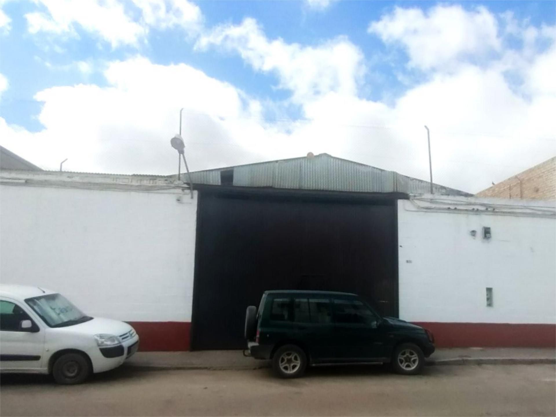 Vista exterior de Nau industrial en venda en Morón de la Frontera