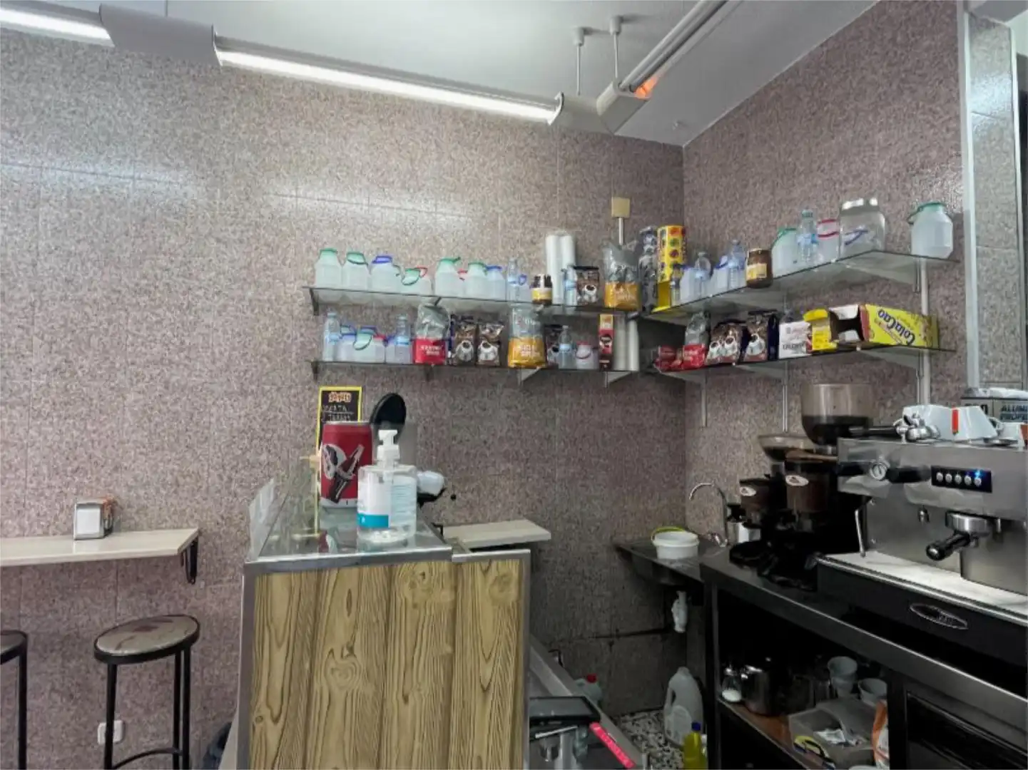 Local en venta en Calle Ruiz de Alarnes, 1, San Isidro Cocina de Local en venta en Getafe con Amueblado