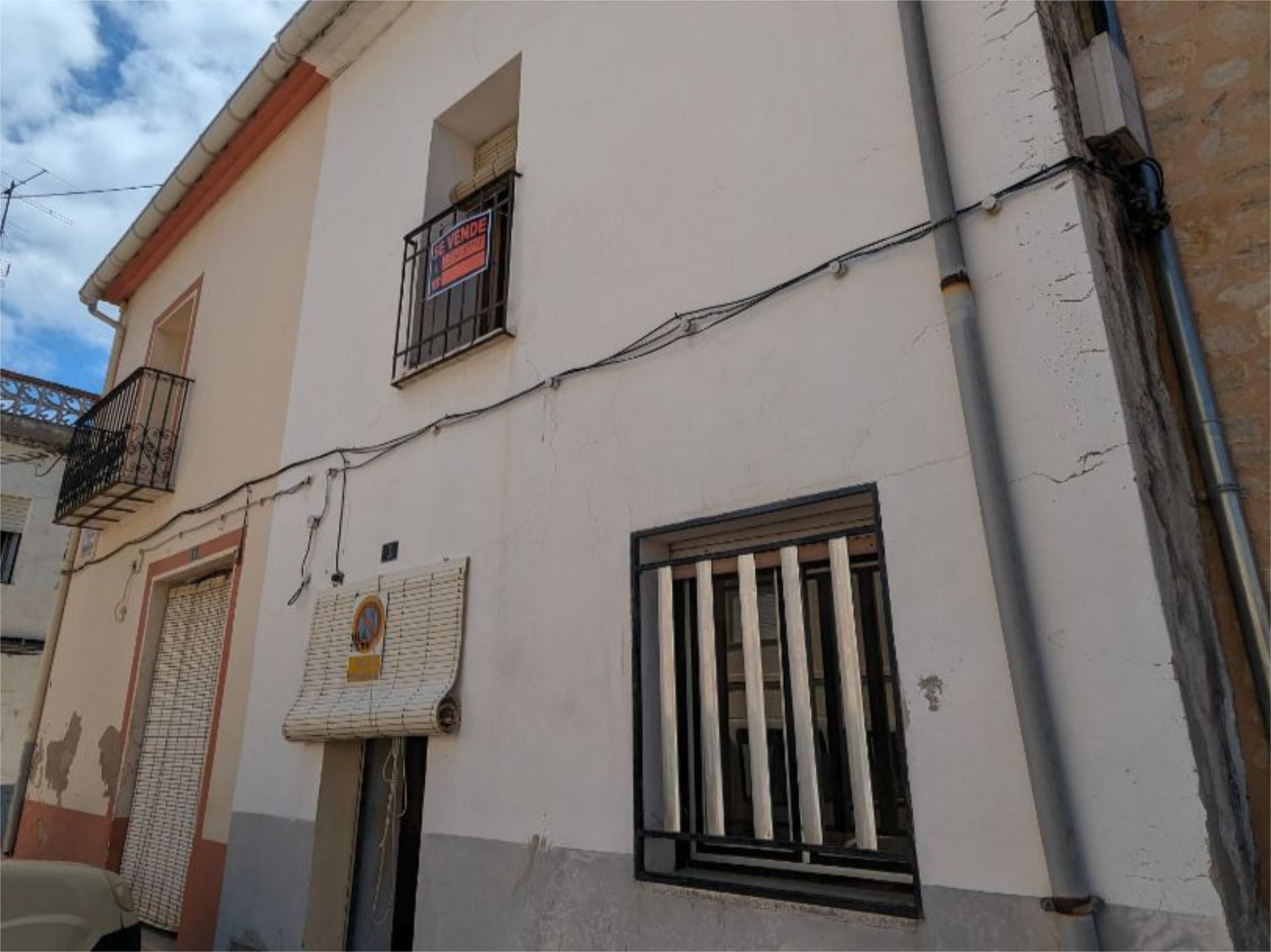 Vista exterior de Casa adosada en venda en La Vall d'Ebo amb Terrassa