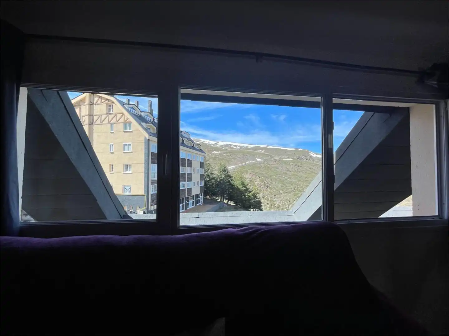 Vista exterior de Àtic en venda en Sierra Nevada amb Calefacció, Parquet i Traster
