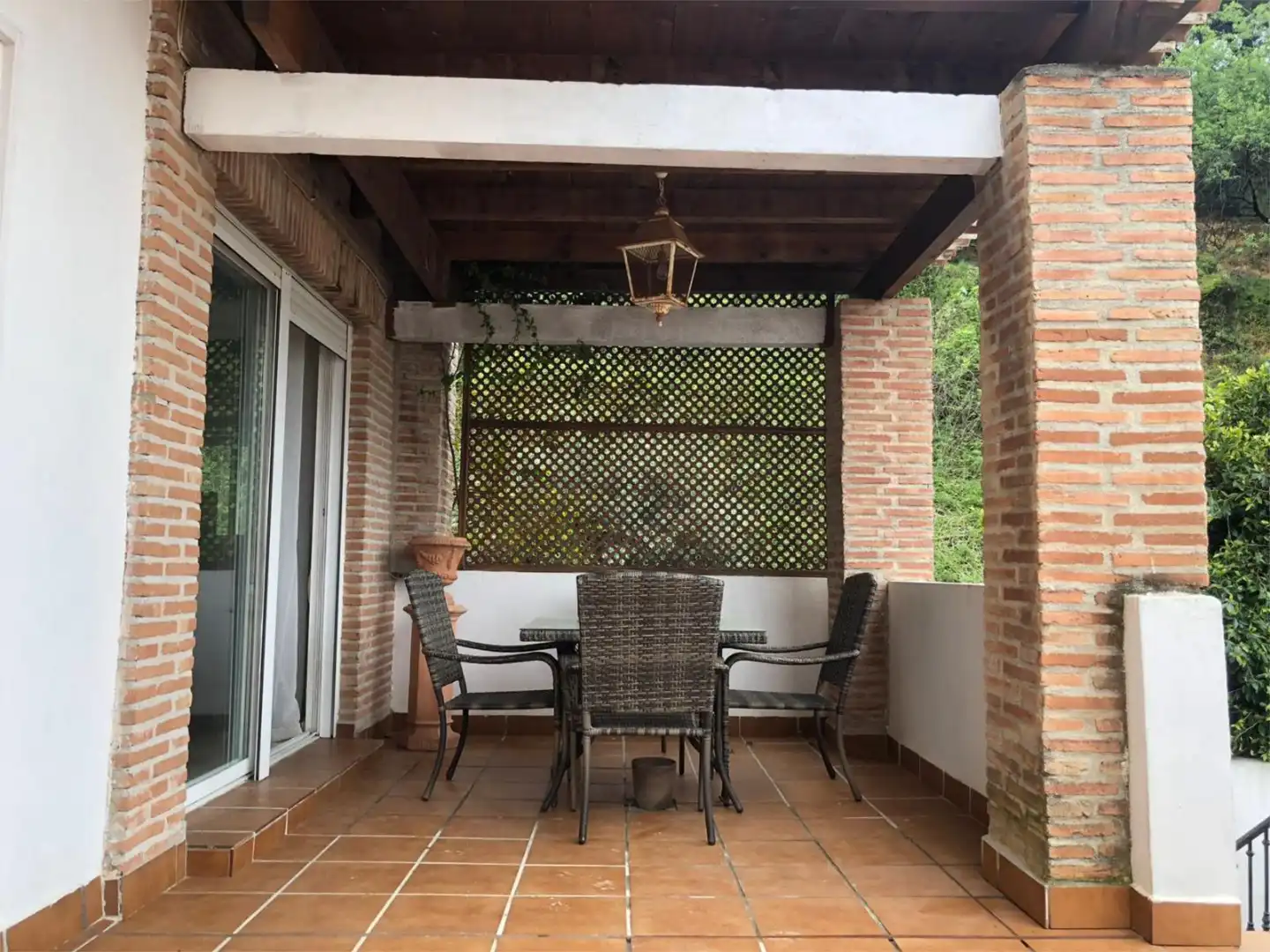 Einfamilien-Reihenhaus zur Miete in Desconocido Albina, 23, Almuñécar Terrasse von Einfamilien-Reihenhaus zur Miete in Almuñécar mit Terrasse und Schwimmbad