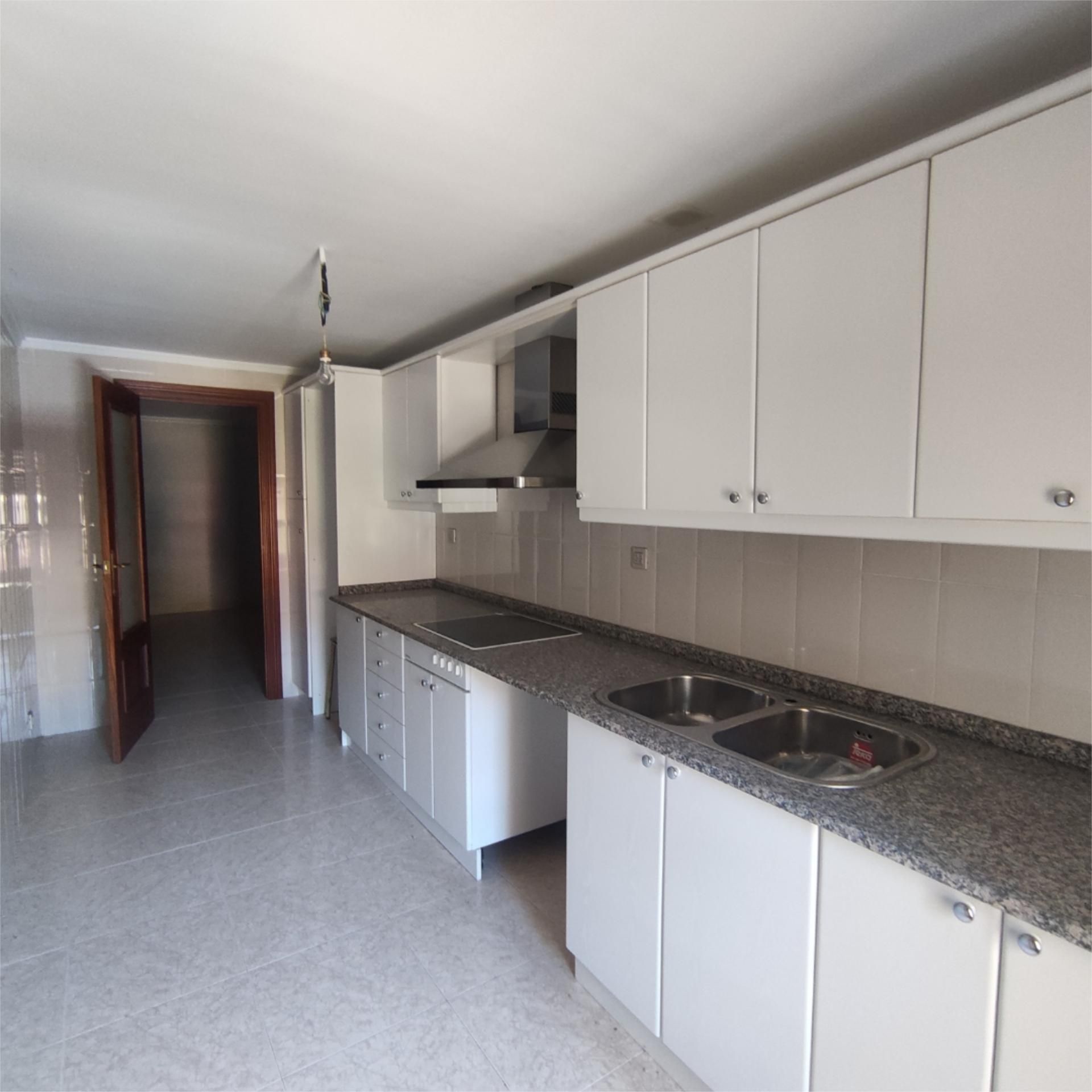 Cuina de Pis en venda en Torrecilla En Cameros amb Calefacció, Terrassa i Traster