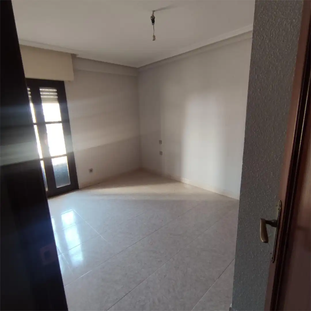 Wohnung zum Verkauf in Torrecilla En Cameros mit Heizung, Terrasse und Abstellraum