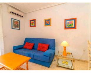 Living room of Flat to rent in Torrevieja  with Air Conditioner and Terrace