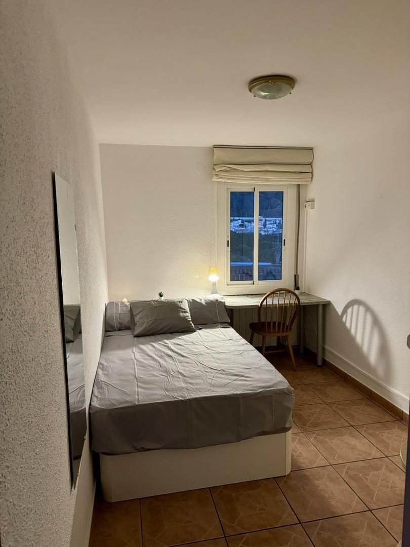 Bedroom of Flat to share in Martorell