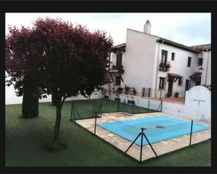 Jardí de Apartament de lloguer en Chinchón amb Terrassa i Piscina