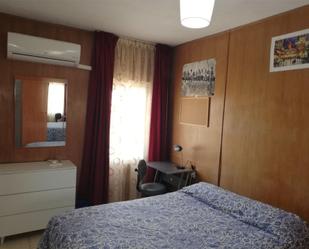 Bedroom of Flat to share in  Granada Capital  with Air Conditioner, Terrace and Balcony