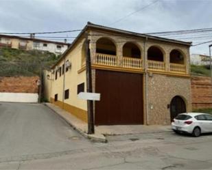 Exterior view of Single-family semi-detached for sale in Iznalloz  with Air Conditioner and Terrace