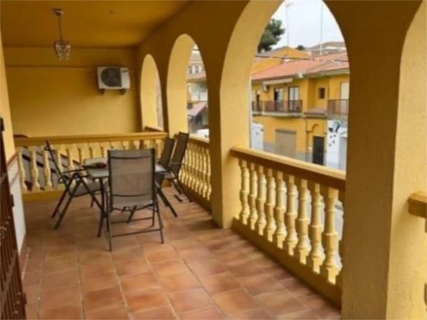Casa adosada en venta en Calle Ganivet, 107, Iznalloz Terraza de Casa adosada en venta en Iznalloz con Aire acondicionado y Terraza